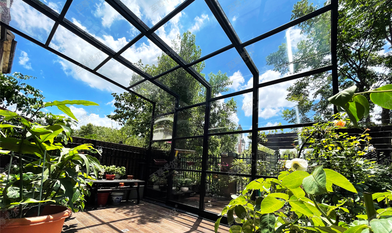 钢结构阳光房适合在家中搭建吗？有没有比钢结构更合适的材料？
