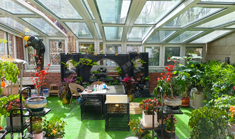 设计圈流行的移动阳光房，别墅业主纷纷用来打造梦幻花园