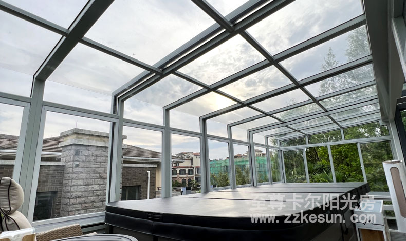 阳光房玻璃容易碎怎么办？了解一下代替玻璃做阳光房的材料——聚碳酸酯板