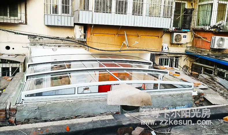 3家业主用移动阳光房封天井，带动周围20家效仿|至尊卡尔阳光房
