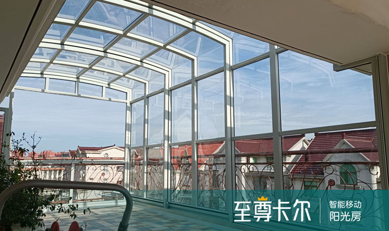 露台伸缩折叠式阳光房材料有哪些？为什么不选玻璃？