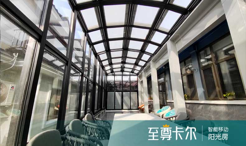 露台伸缩折叠式阳光房材料有哪些？为什么不选玻璃？